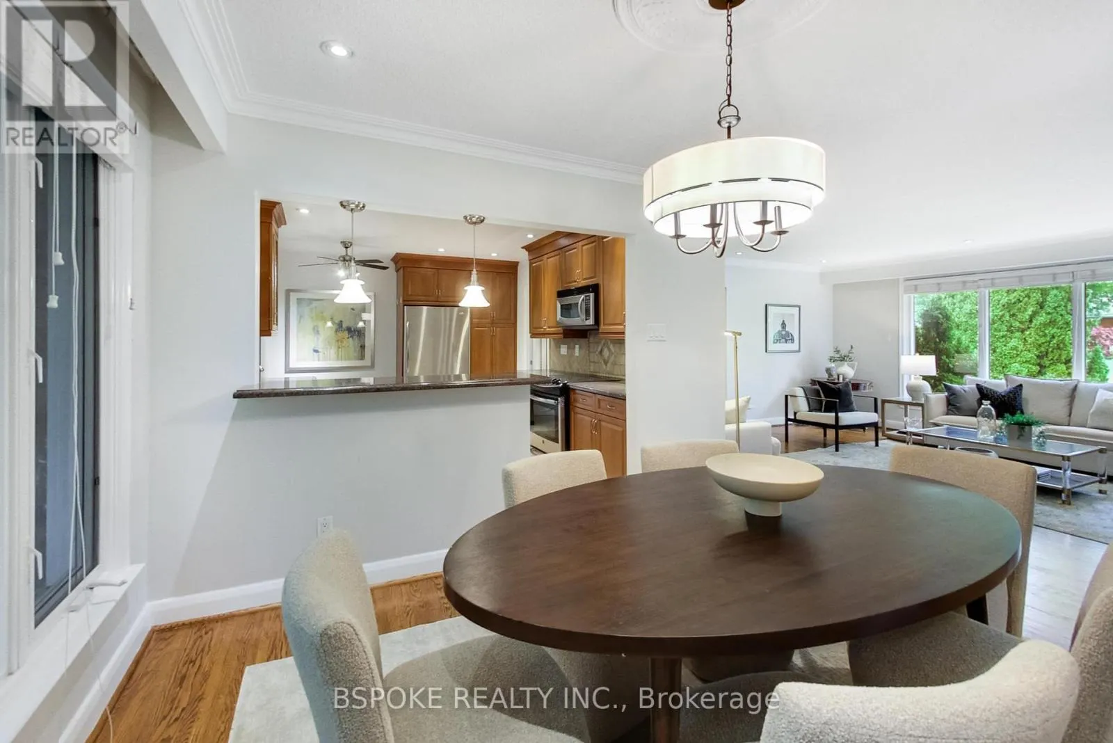 12 VISTAVIEW BOULEVARD