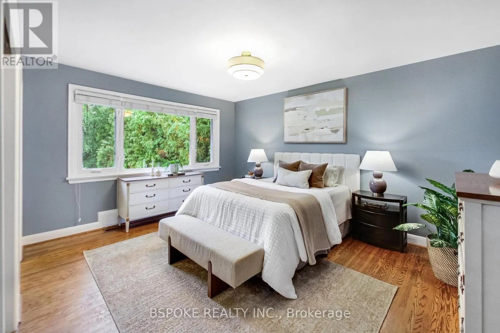 12 VISTAVIEW BOULEVARD