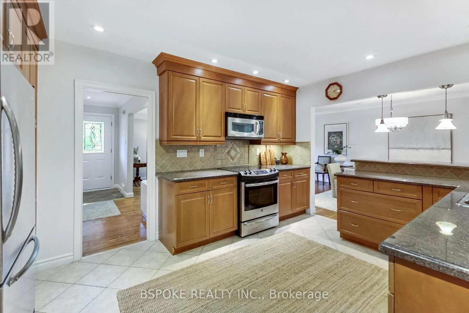12 VISTAVIEW BOULEVARD