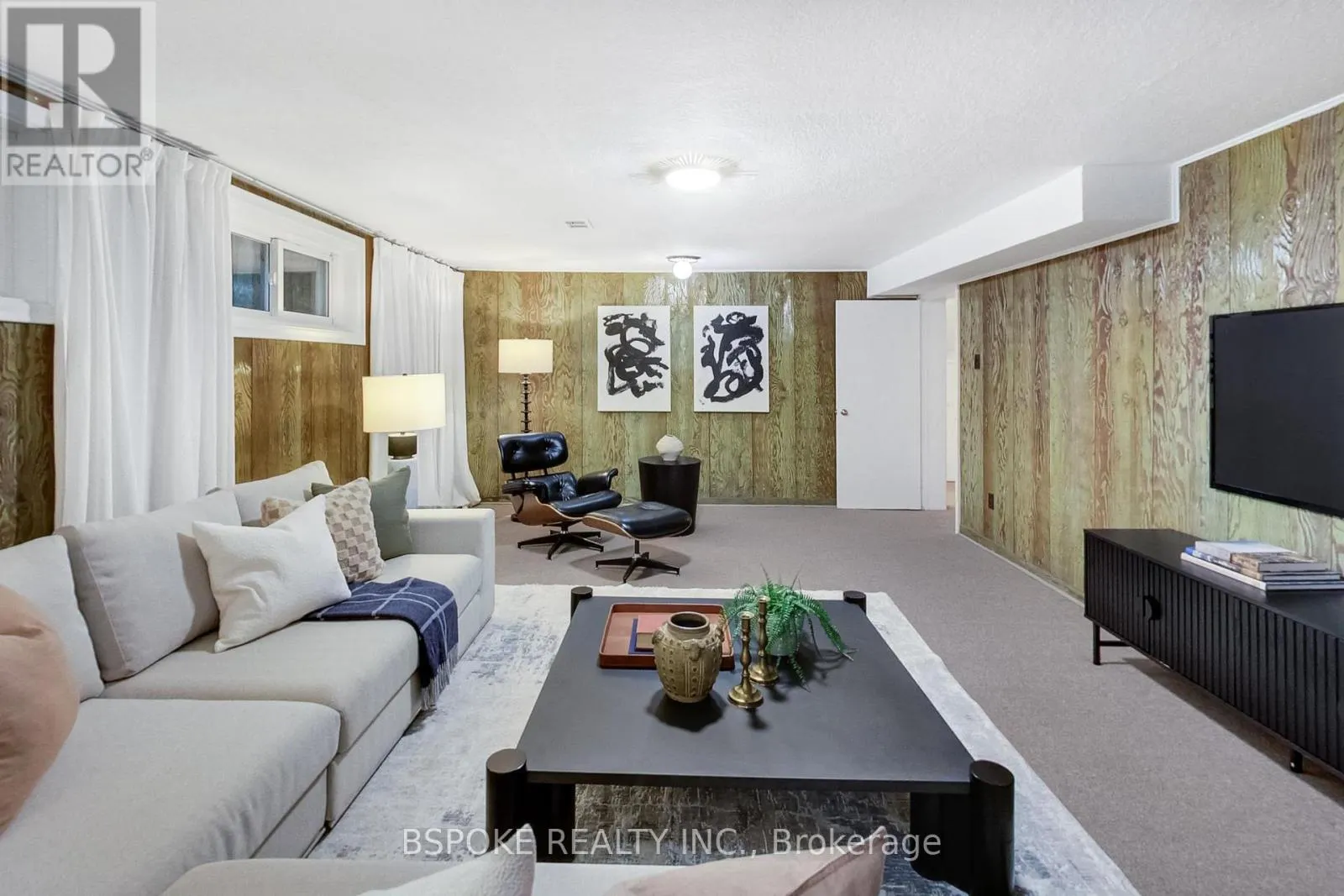 12 VISTAVIEW BOULEVARD