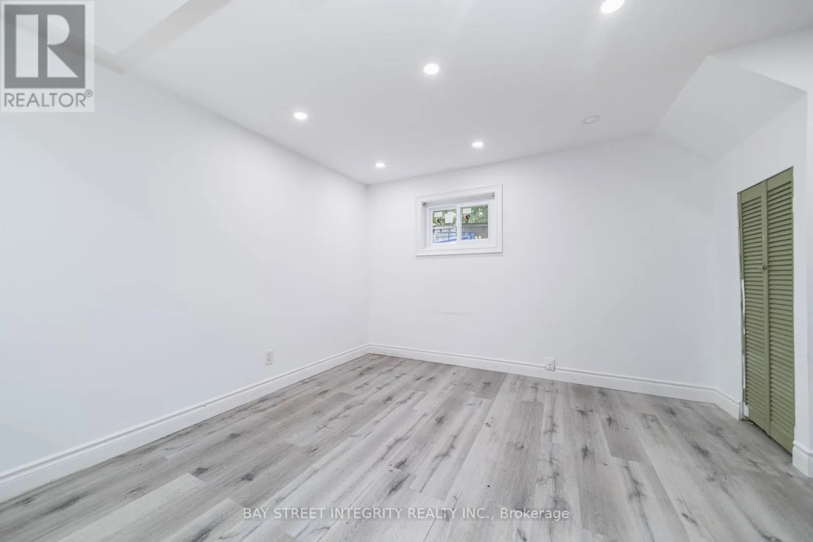 1 HODGINS AVENUE