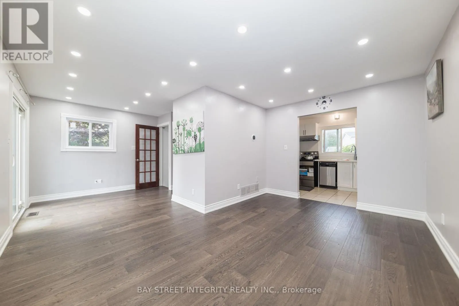 1 HODGINS AVENUE