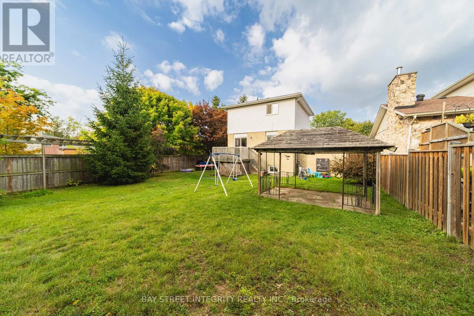 1 HODGINS AVENUE