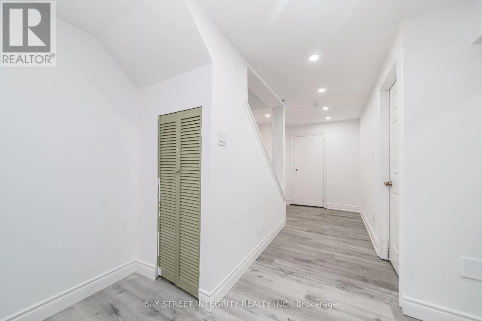 1 HODGINS AVENUE
