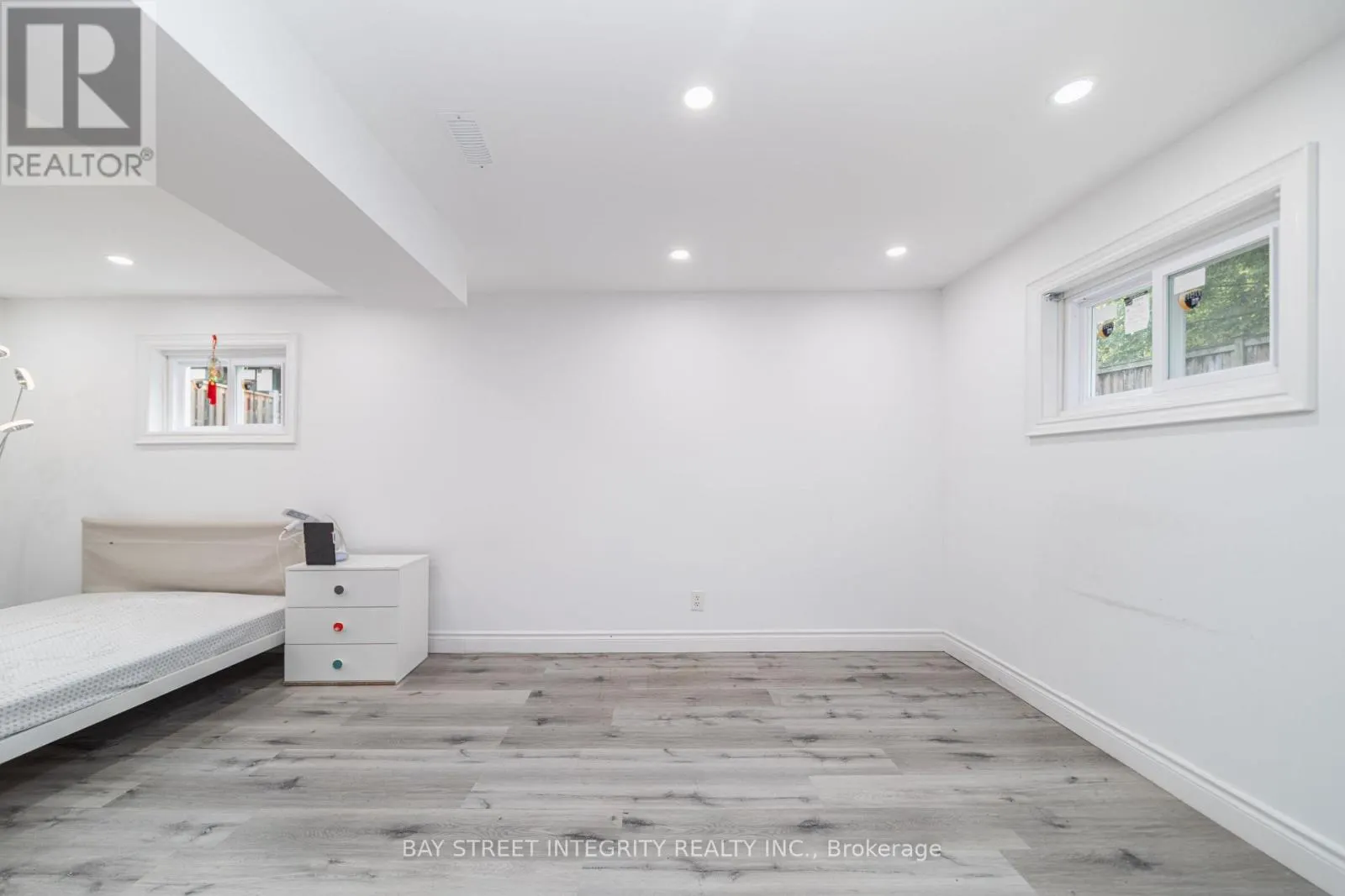 1 HODGINS AVENUE