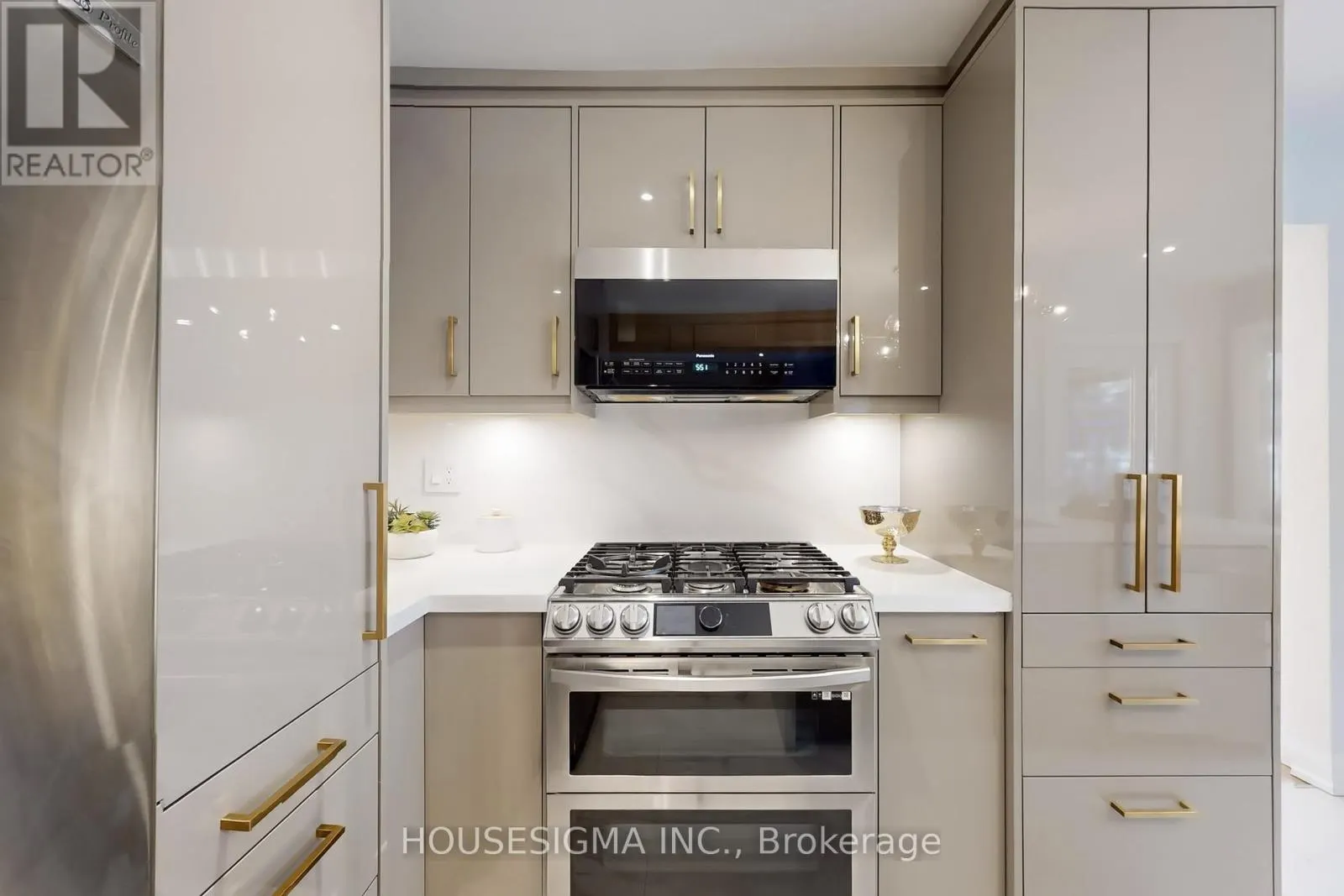 41 UNDERHILL CRESCENT