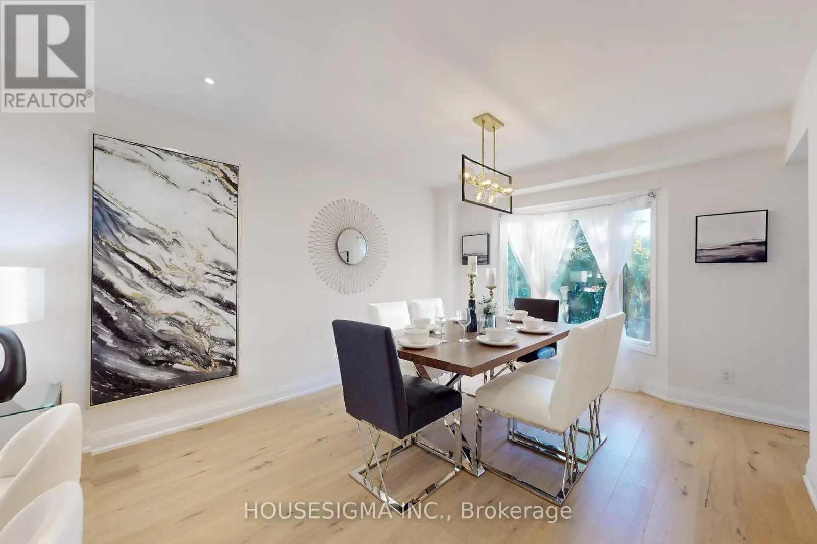41 UNDERHILL CRESCENT