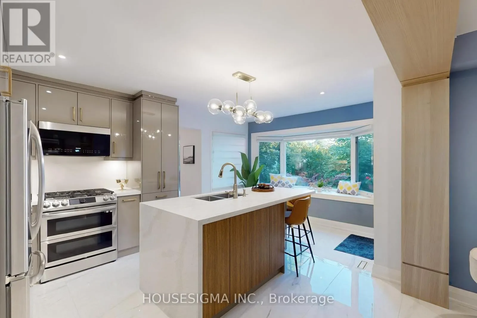 41 UNDERHILL CRESCENT