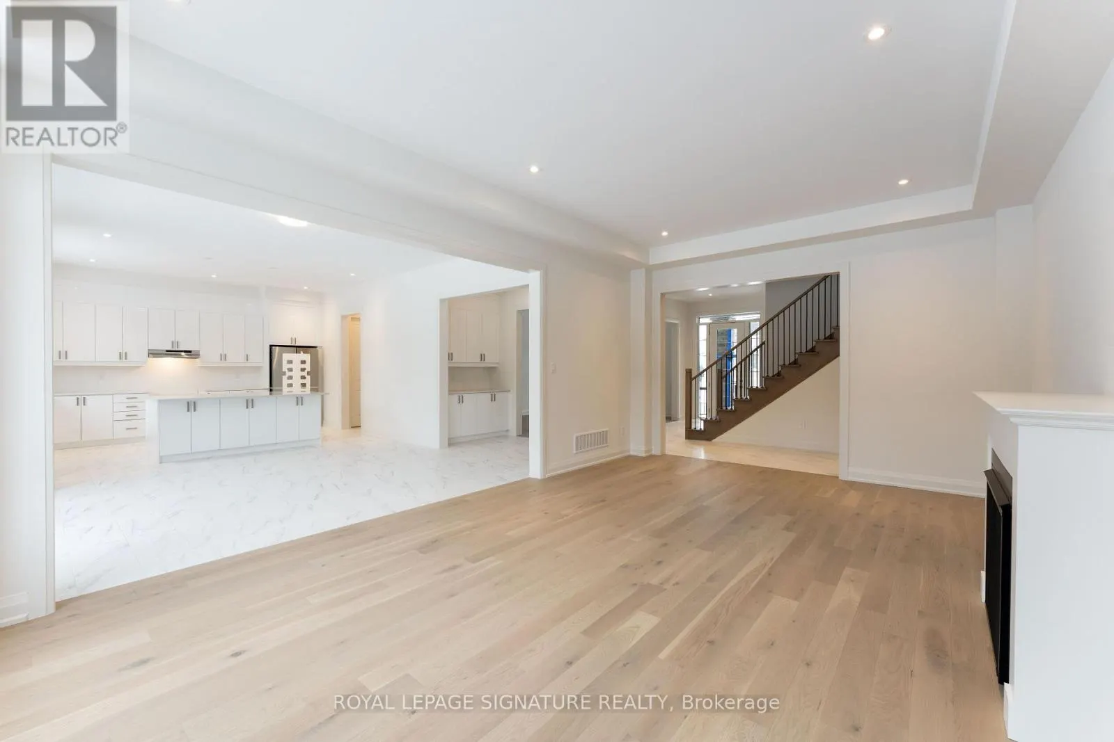 9 MAYFLOWER GARDENS