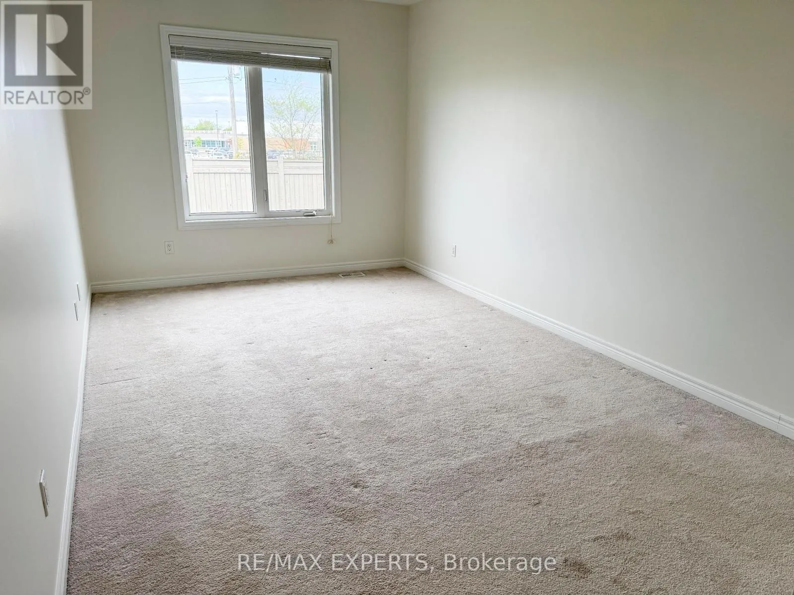 91 KINGSMERE CRESCENT