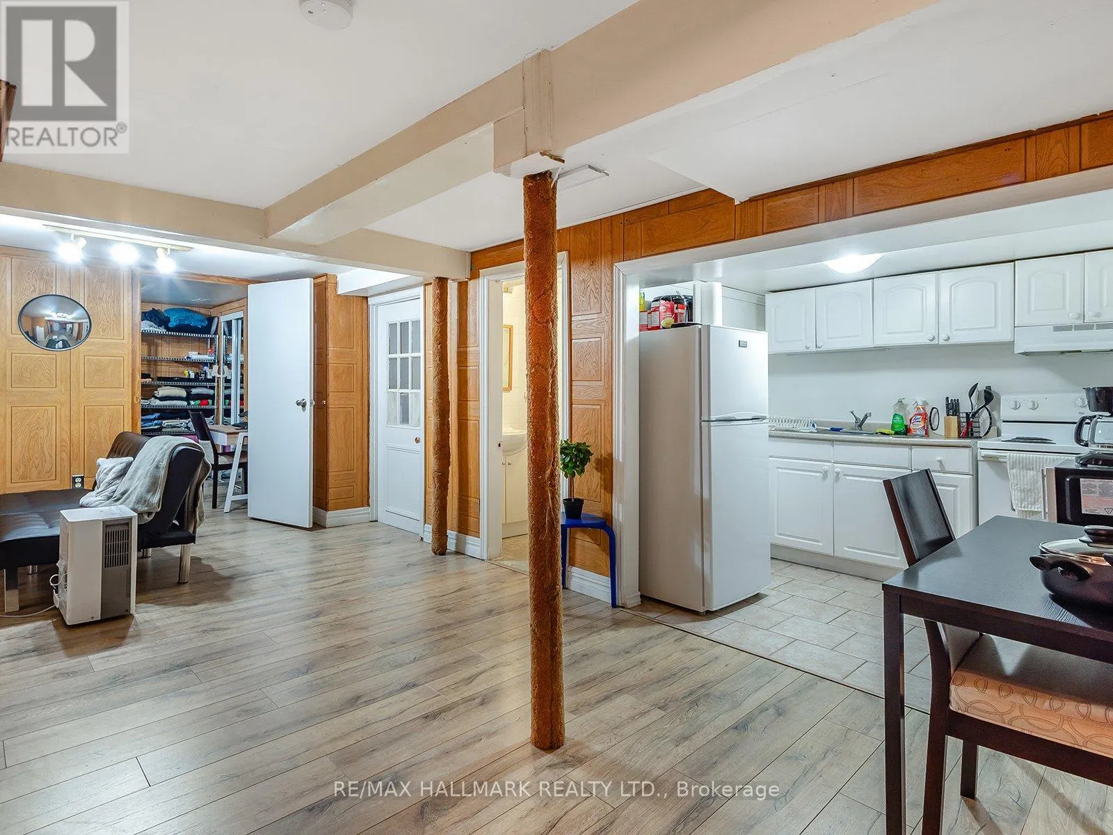 40 LILLOOET CRESCENT