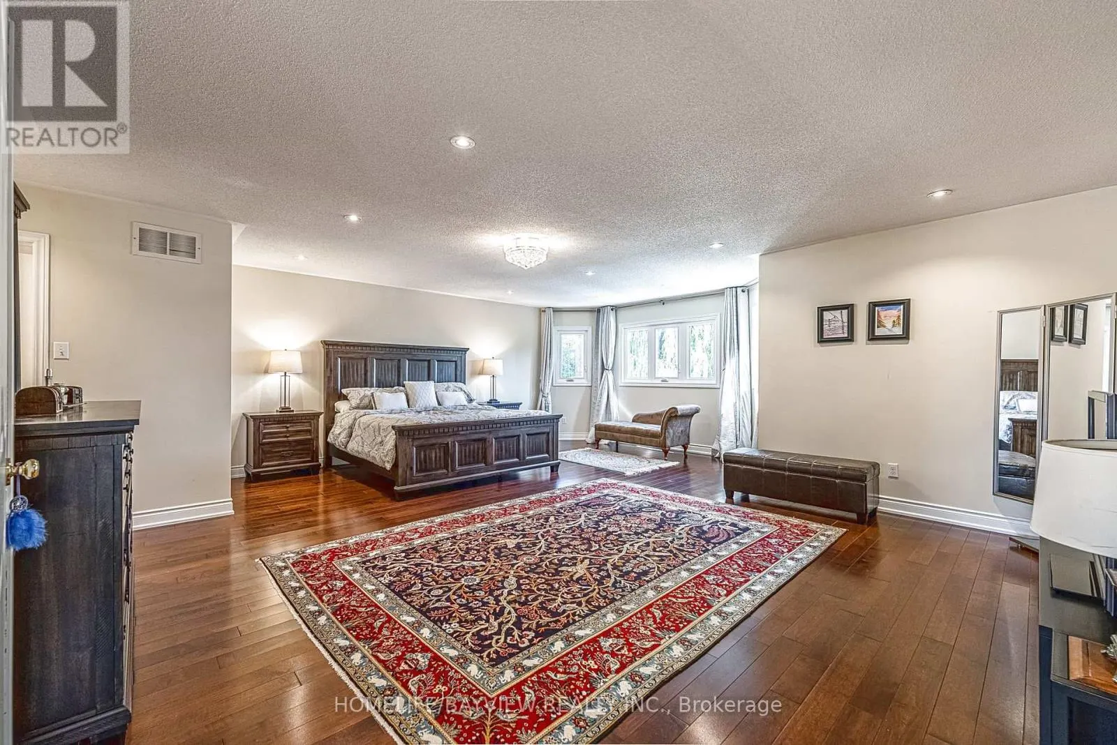11 CANTEX COURT