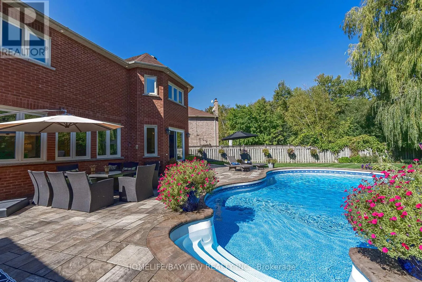 11 CANTEX COURT