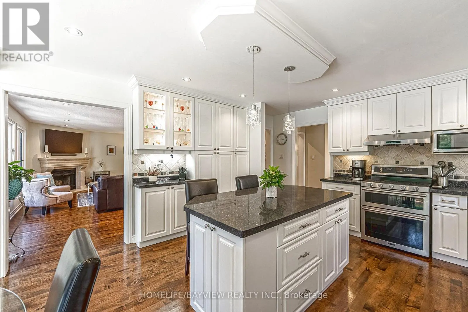 11 CANTEX COURT
