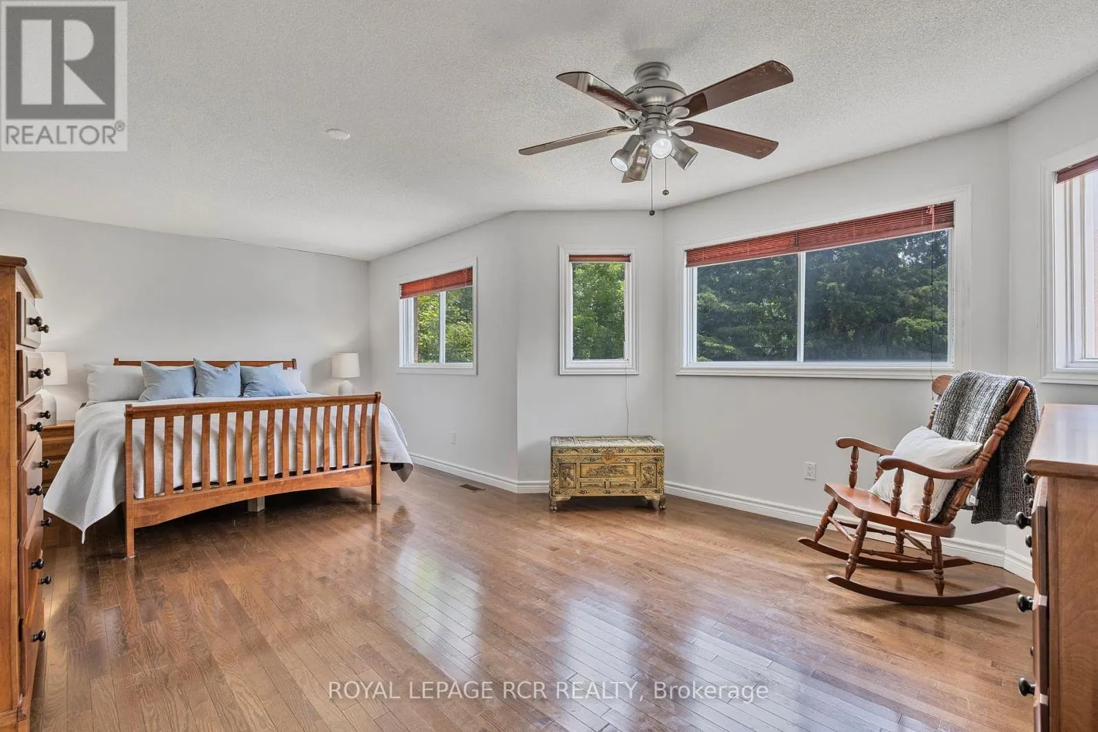 11 LITNER CRESCENT