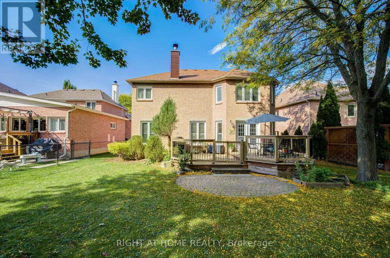 128 CARLYLE CRESCENT