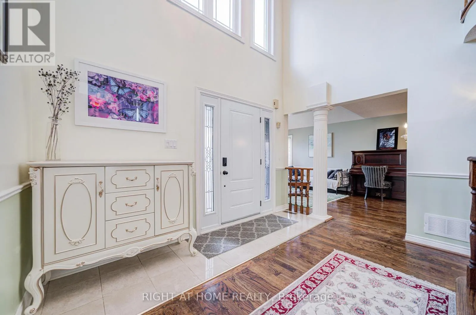 128 CARLYLE CRESCENT