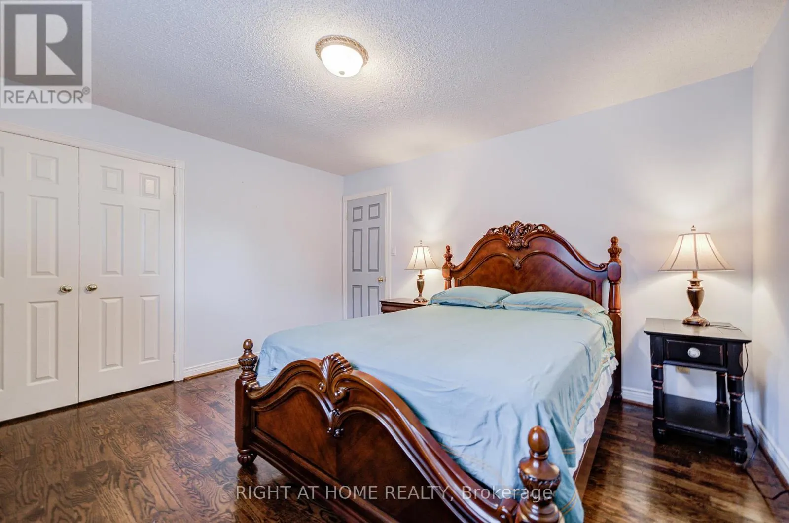 128 CARLYLE CRESCENT