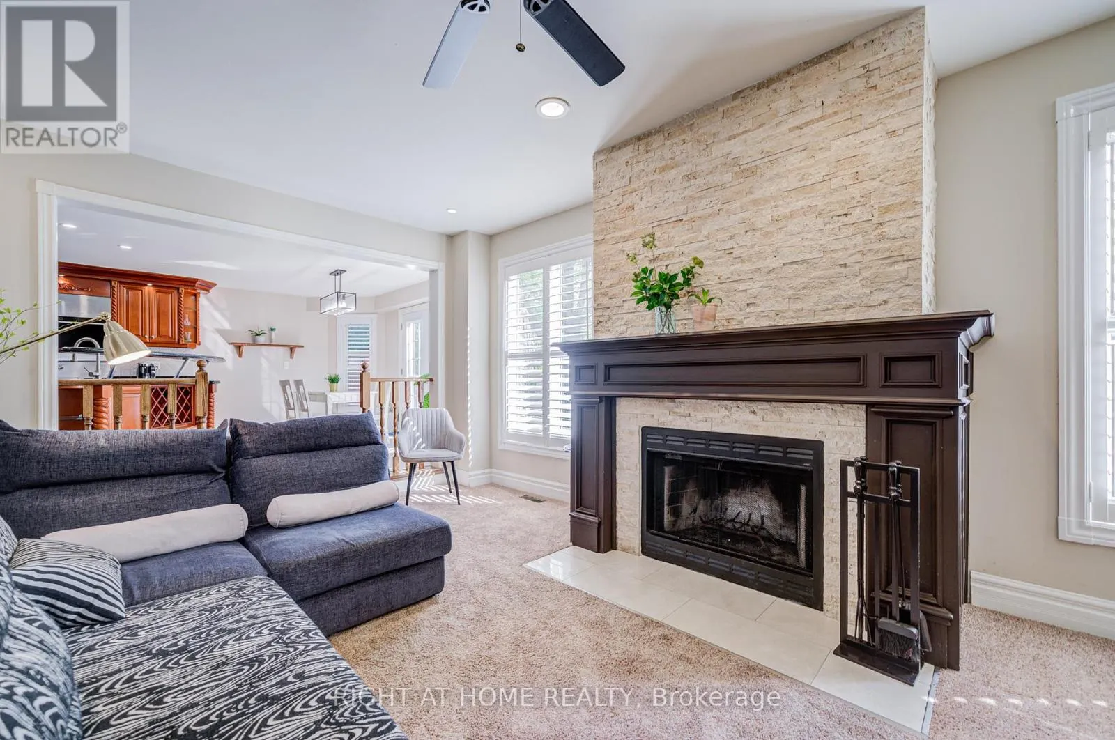 128 CARLYLE CRESCENT