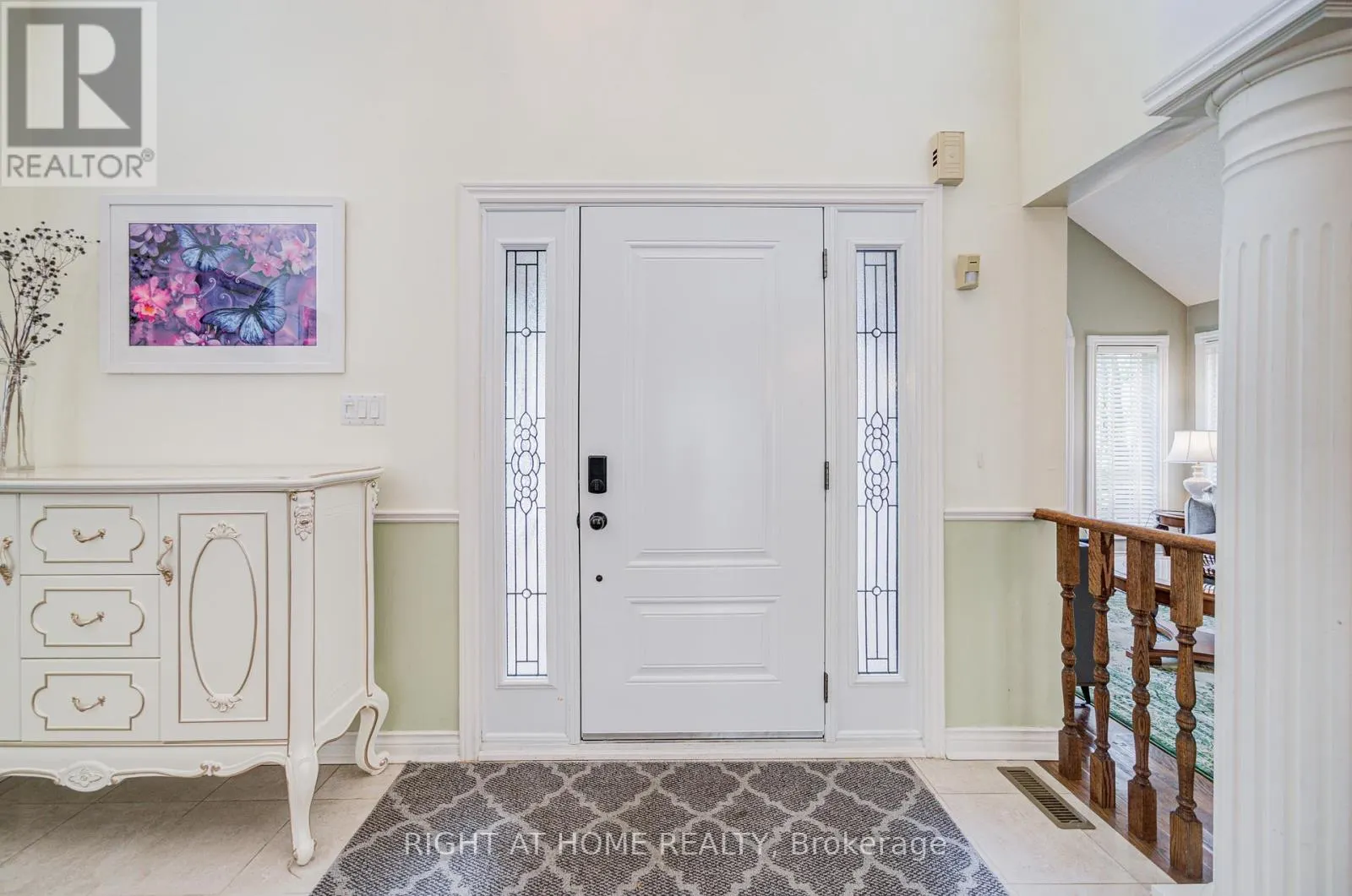 128 CARLYLE CRESCENT