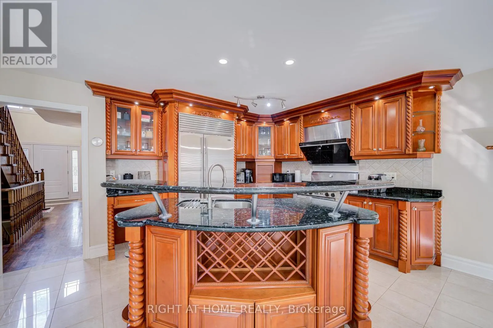 128 CARLYLE CRESCENT