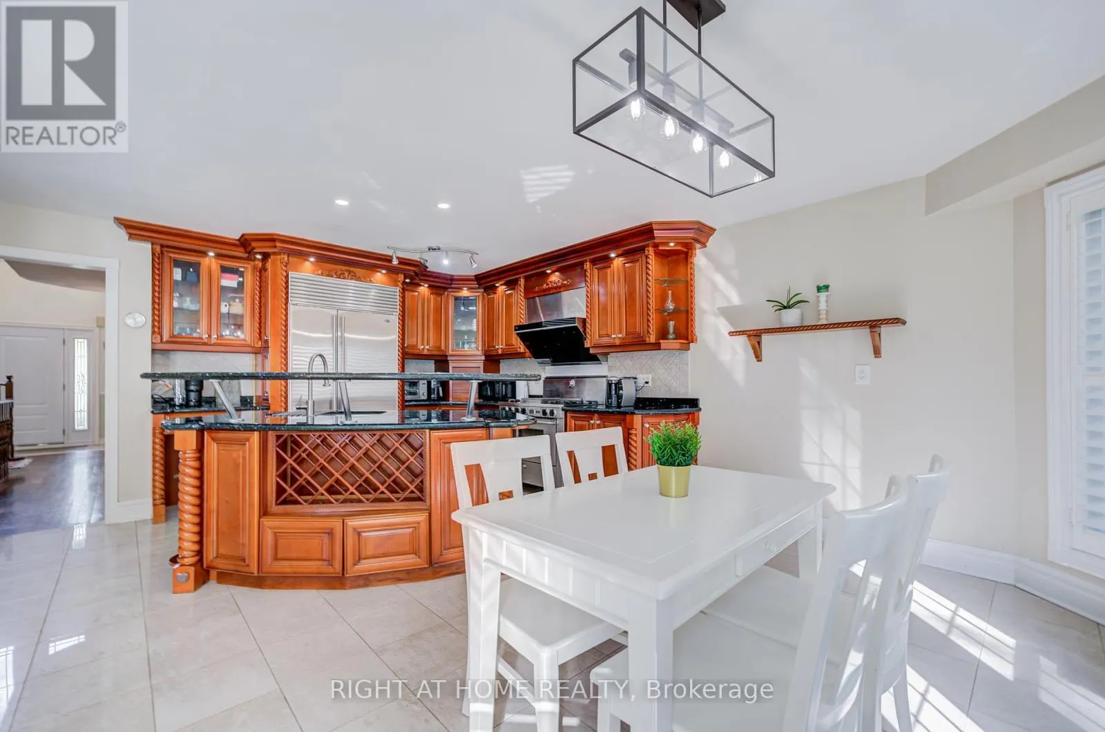 128 CARLYLE CRESCENT