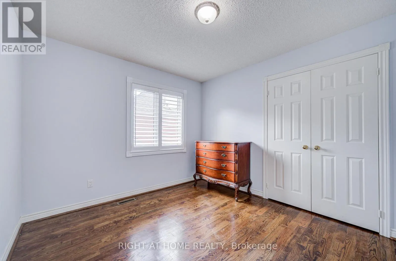 128 CARLYLE CRESCENT