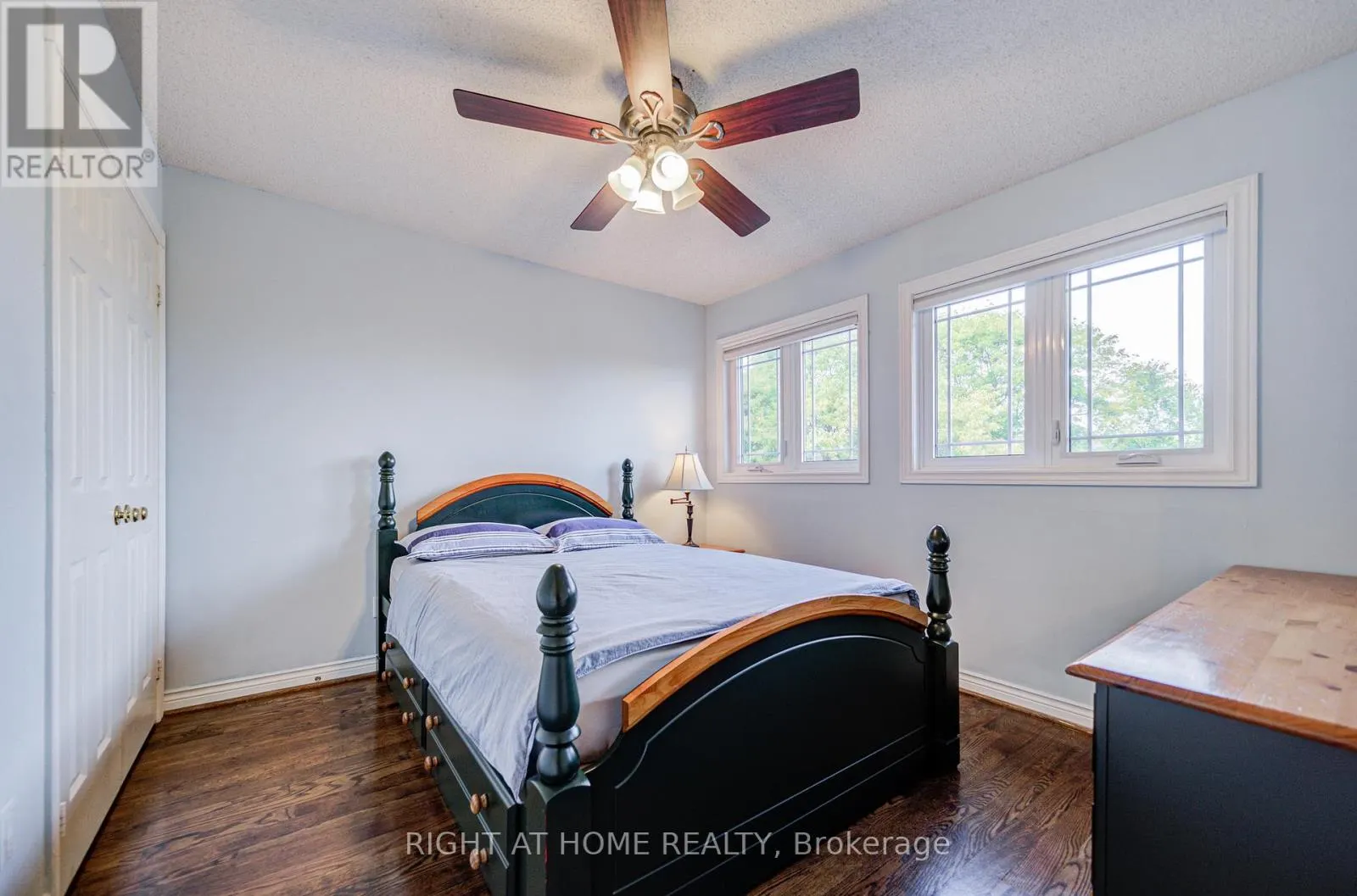 128 CARLYLE CRESCENT