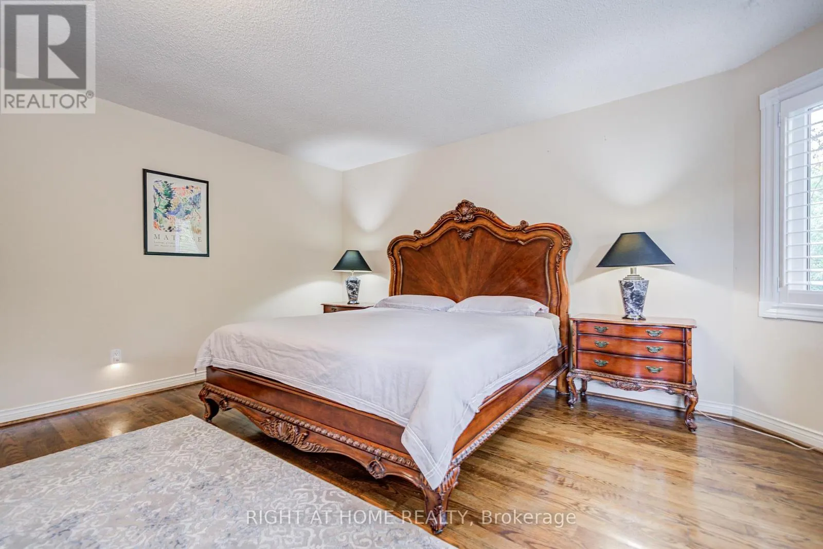 128 CARLYLE CRESCENT