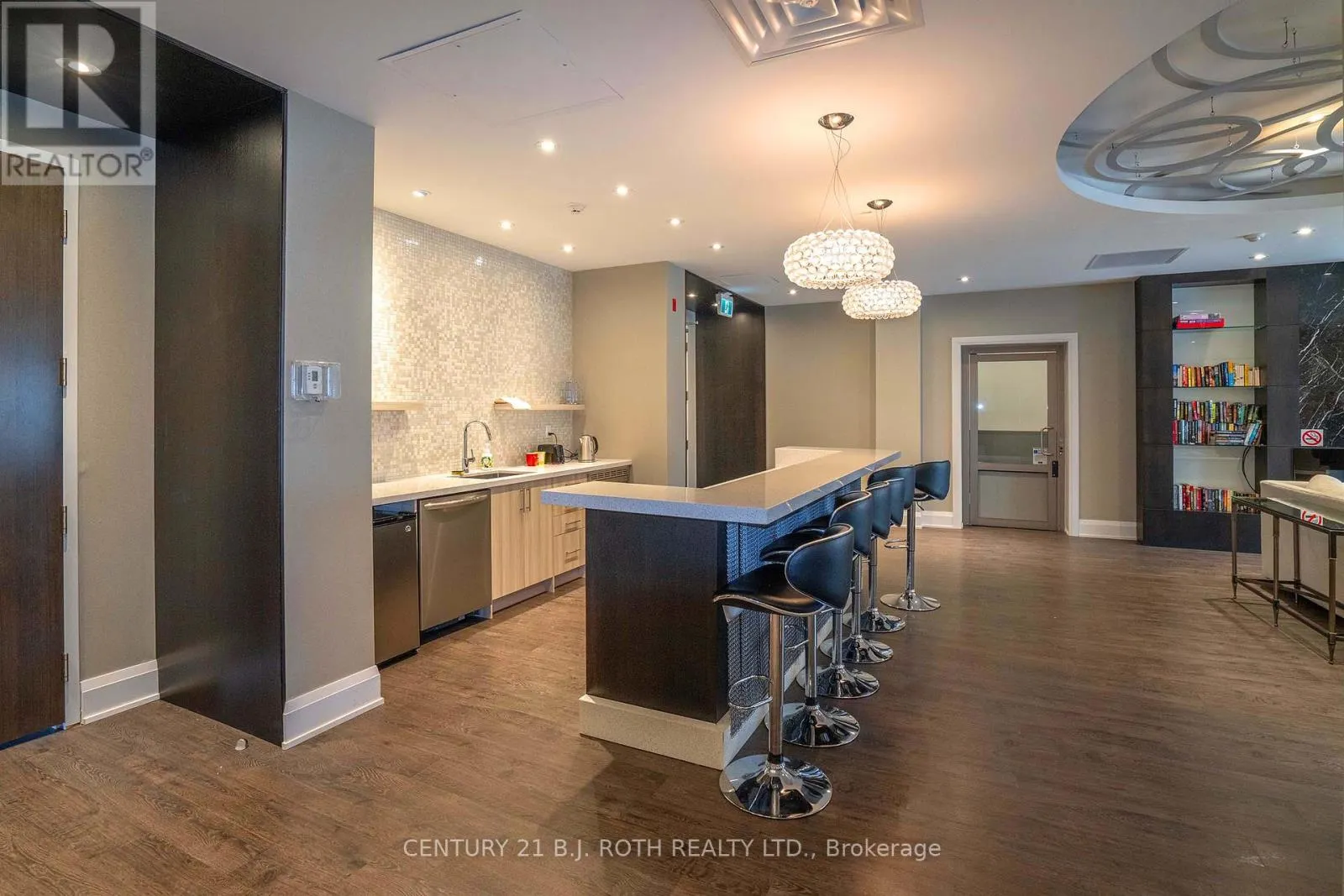 313 - 15277 YONGE STREET S