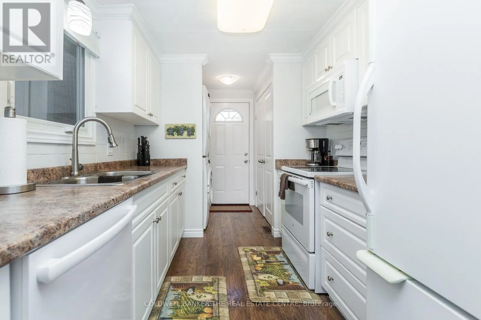 18 BROADWAY AVENUE