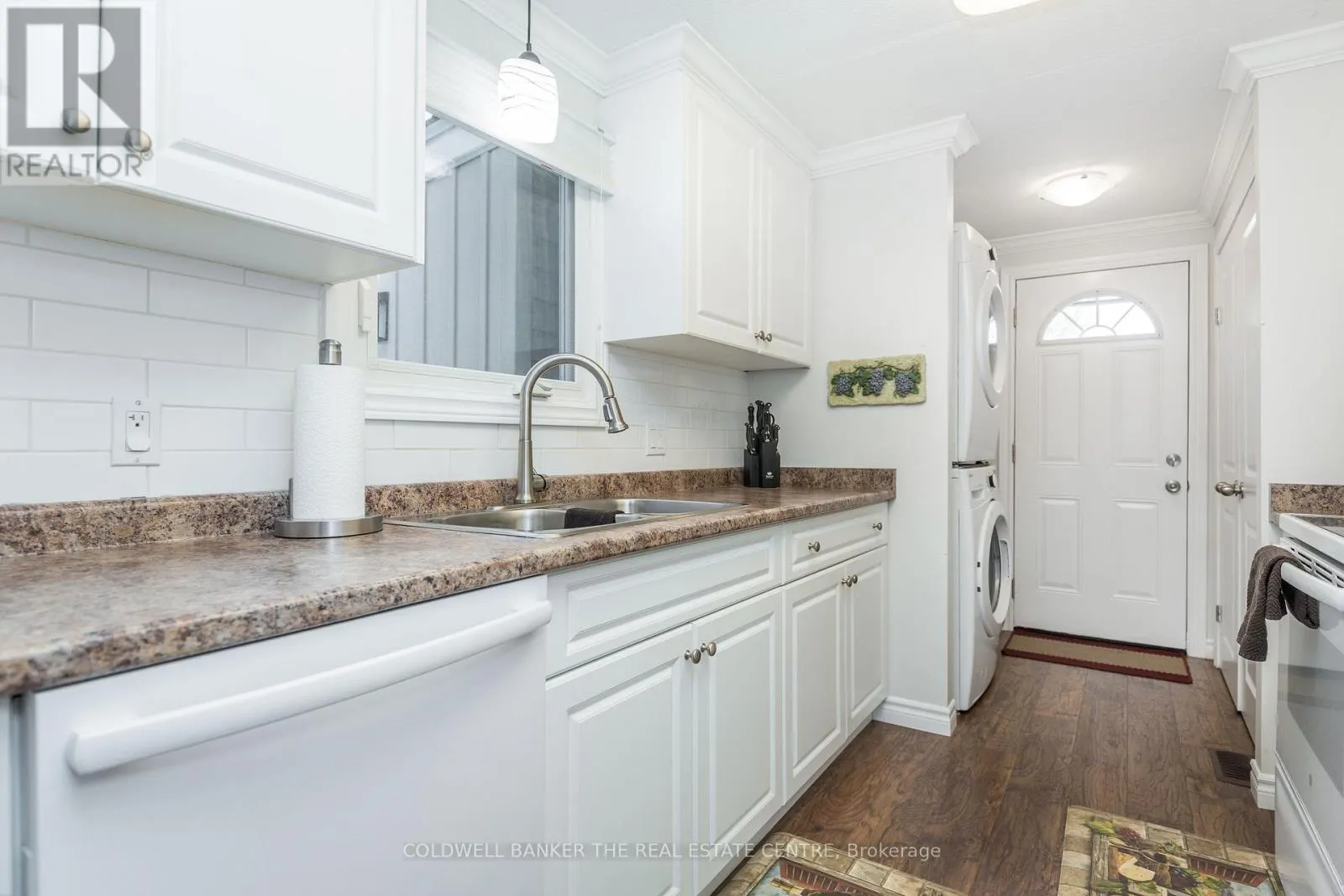 18 BROADWAY AVENUE