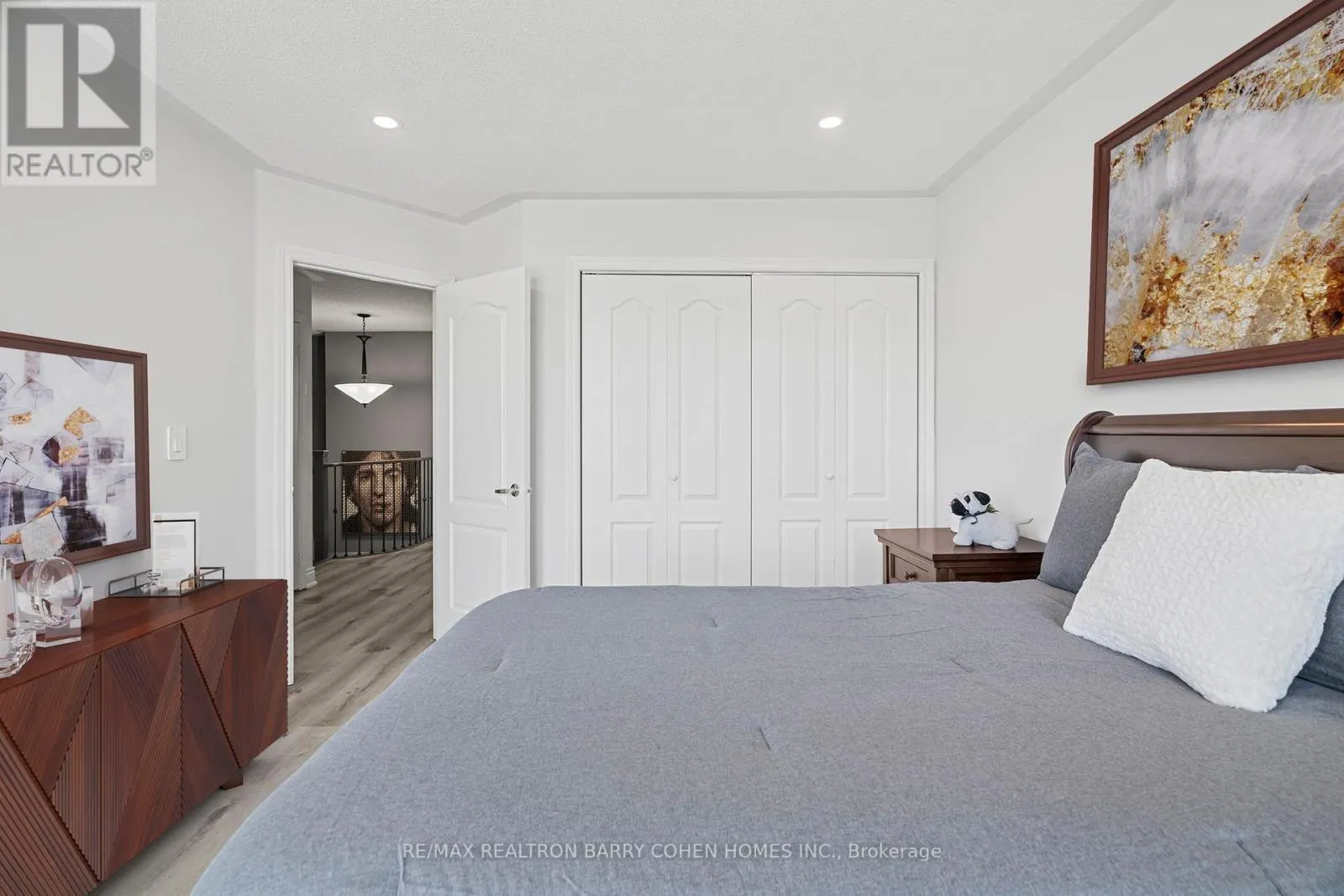 28 MISTYWOOD CRESCENT