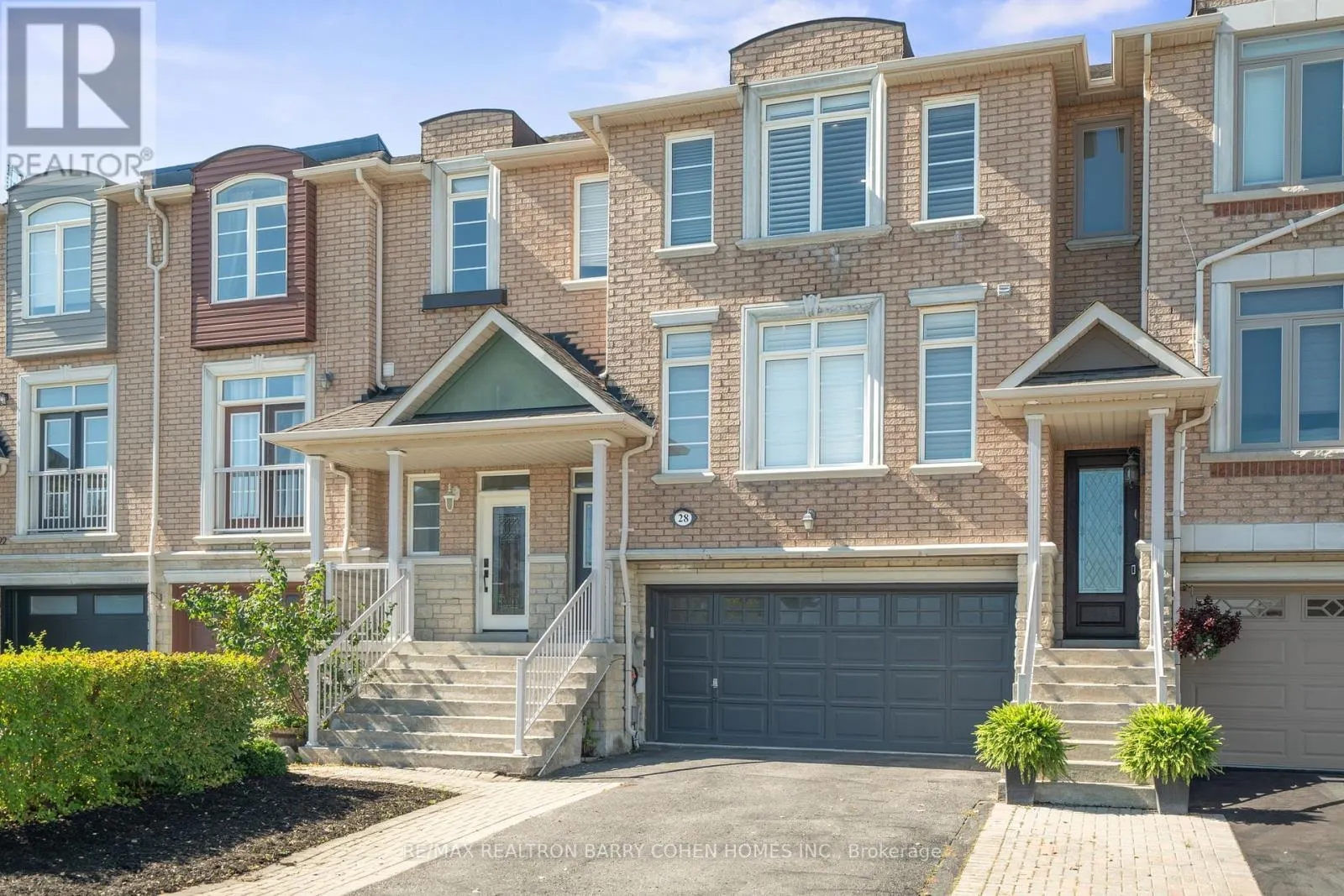 28 MISTYWOOD CRESCENT