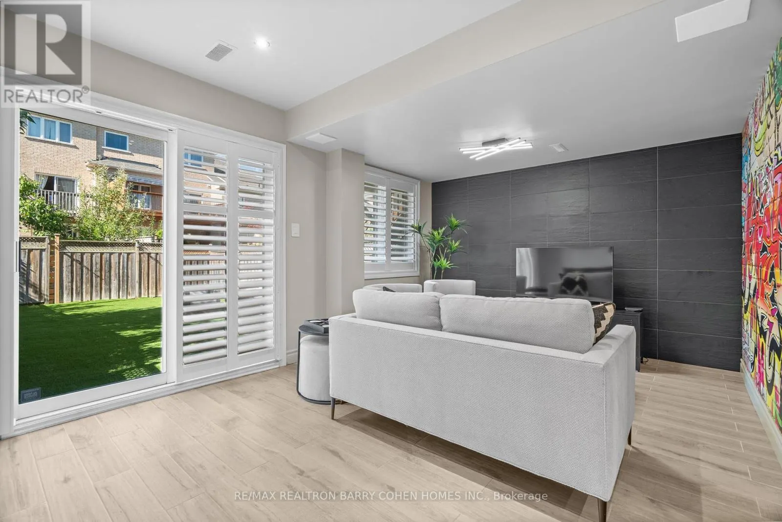 28 MISTYWOOD CRESCENT