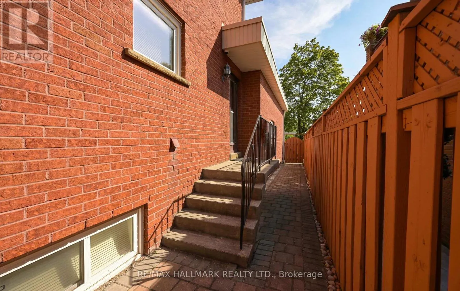 30 OAK AVENUE