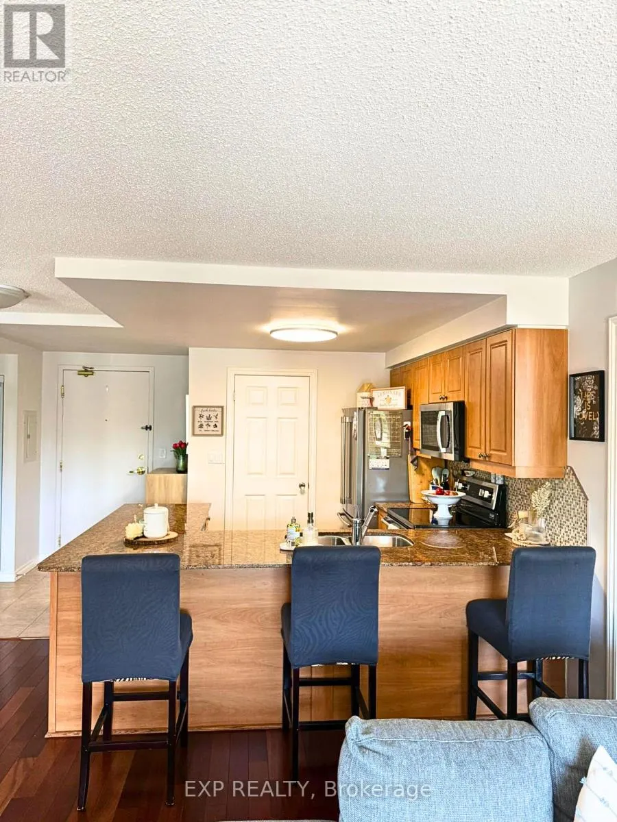 208 - 22 JAMES HILL COURT