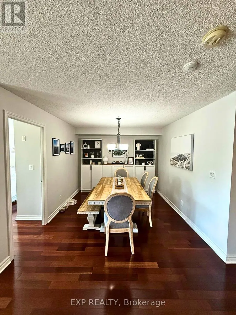 208 - 22 JAMES HILL COURT