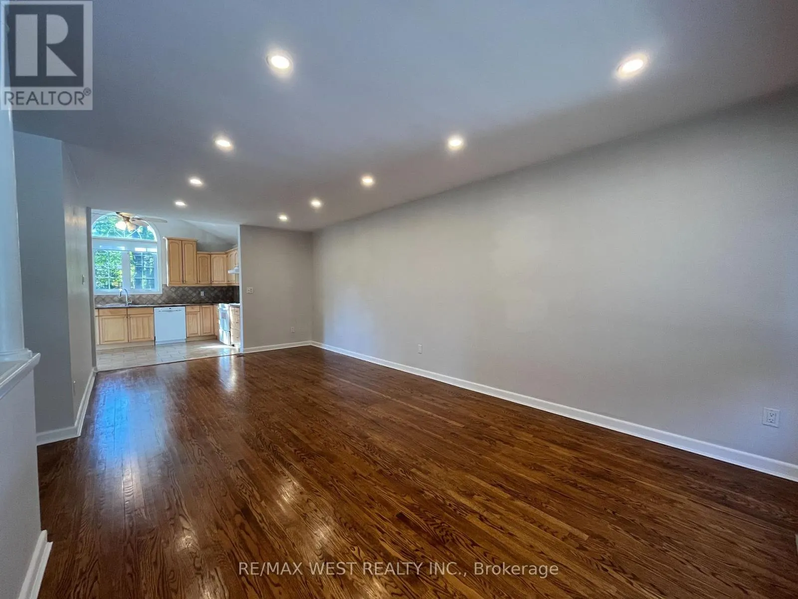 25 NORMAN AVENUE