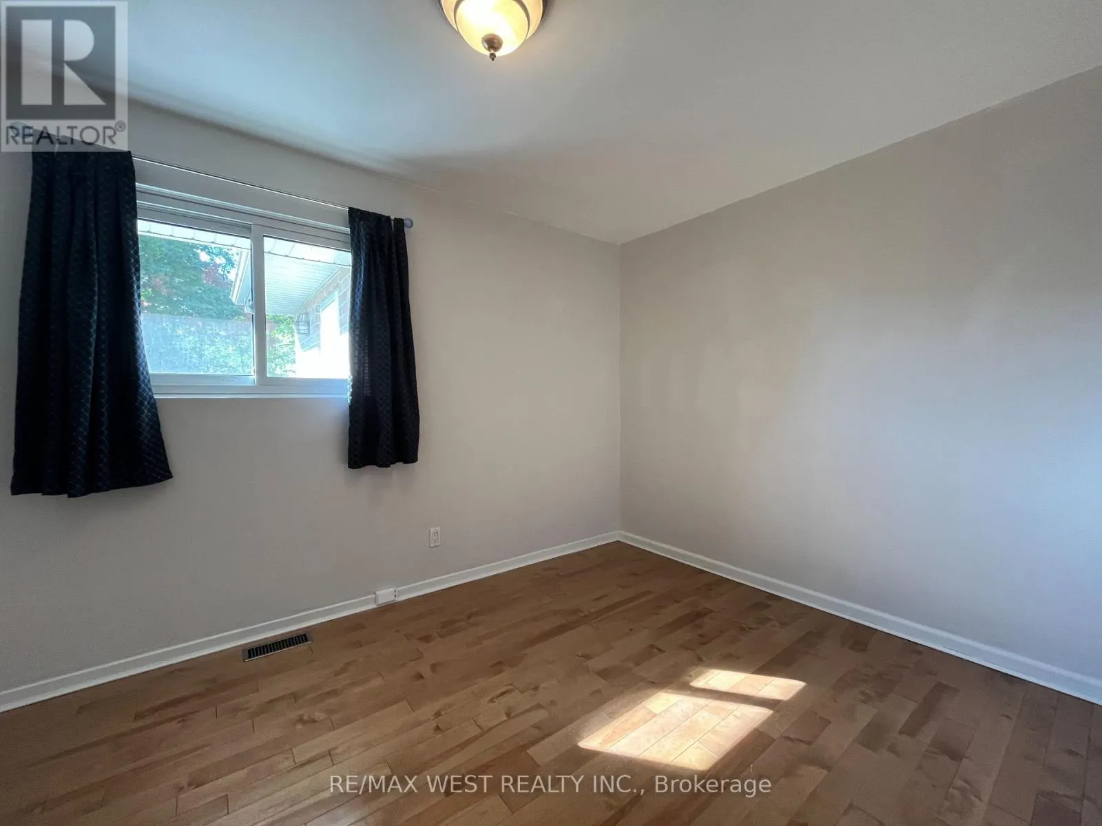 25 NORMAN AVENUE