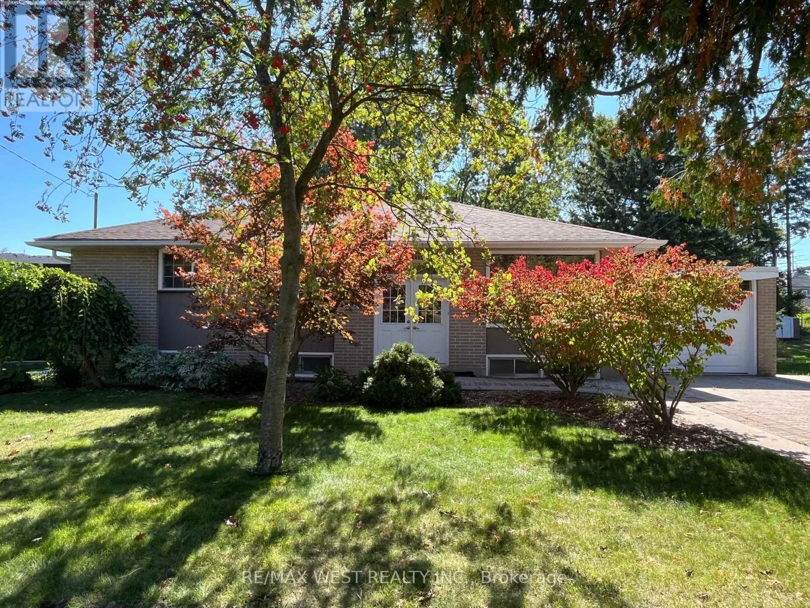 25 NORMAN AVENUE