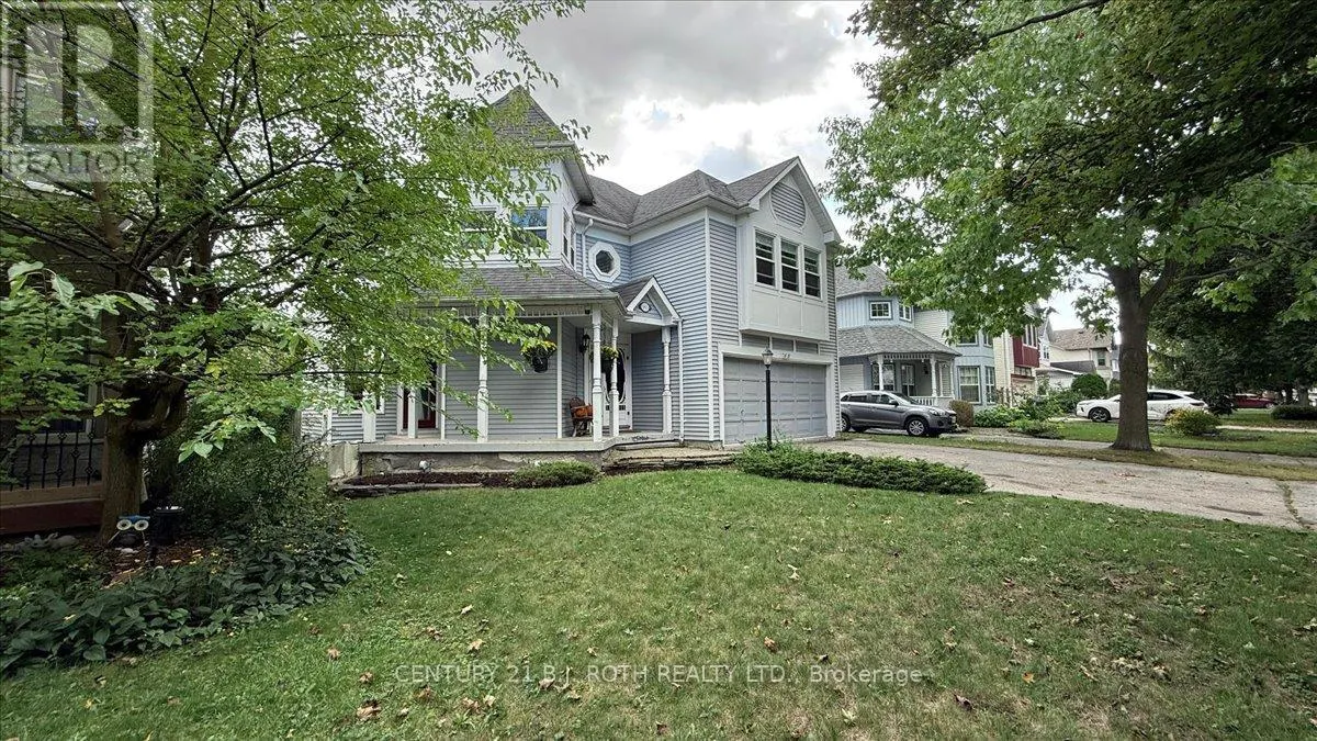 995 LINDEN STREET