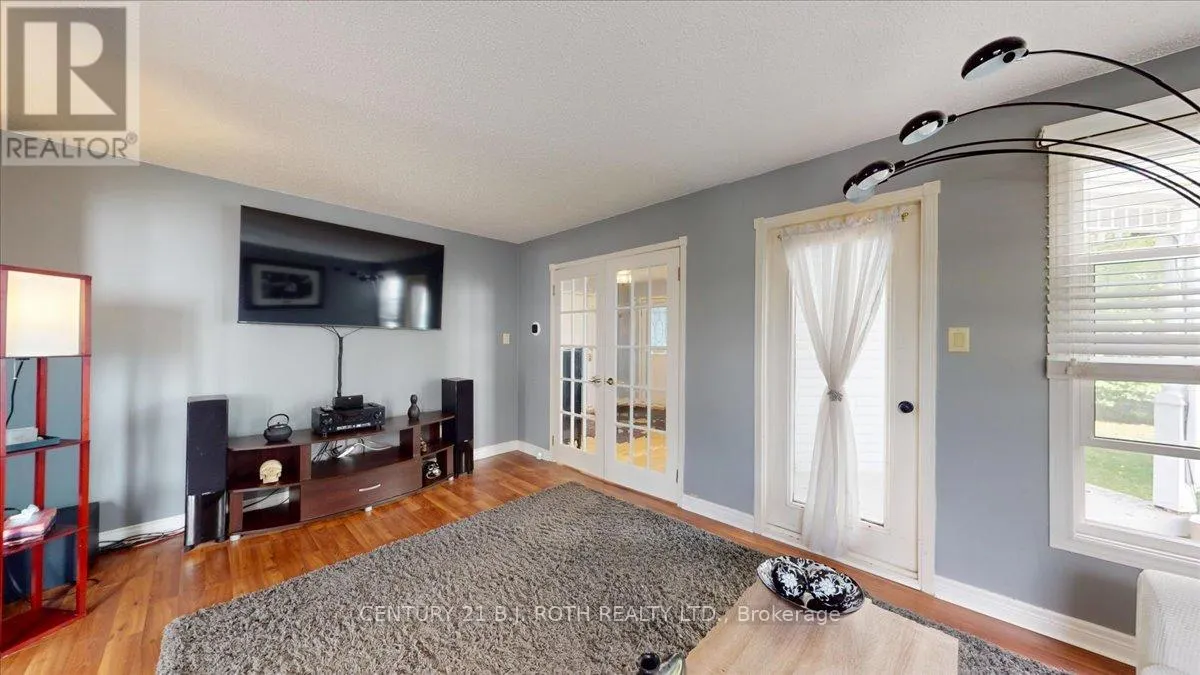 995 LINDEN STREET