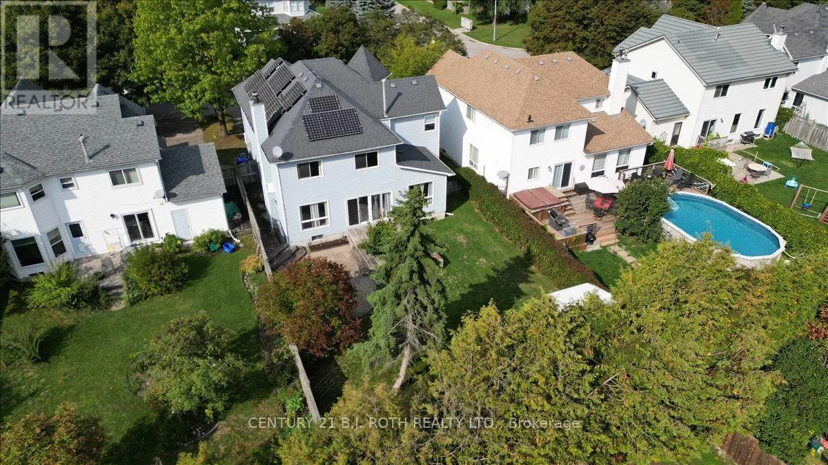995 LINDEN STREET