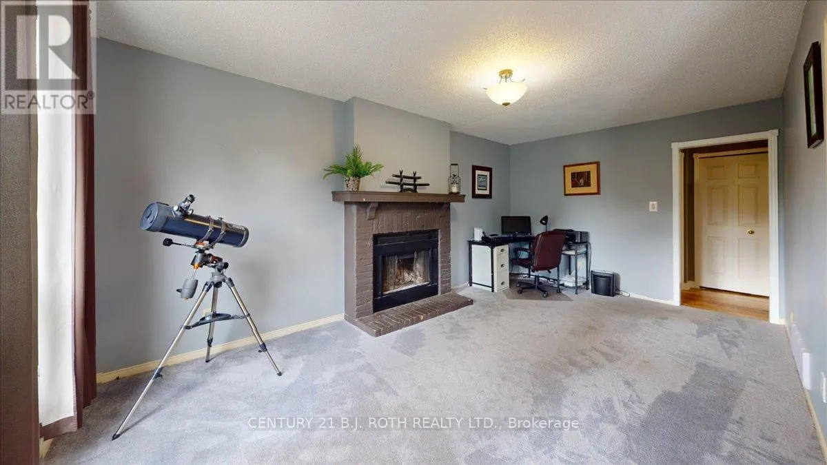 995 LINDEN STREET