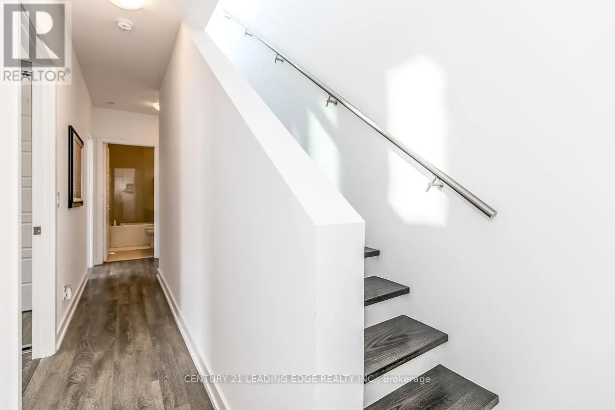 97 - 303 BROWARD WAY