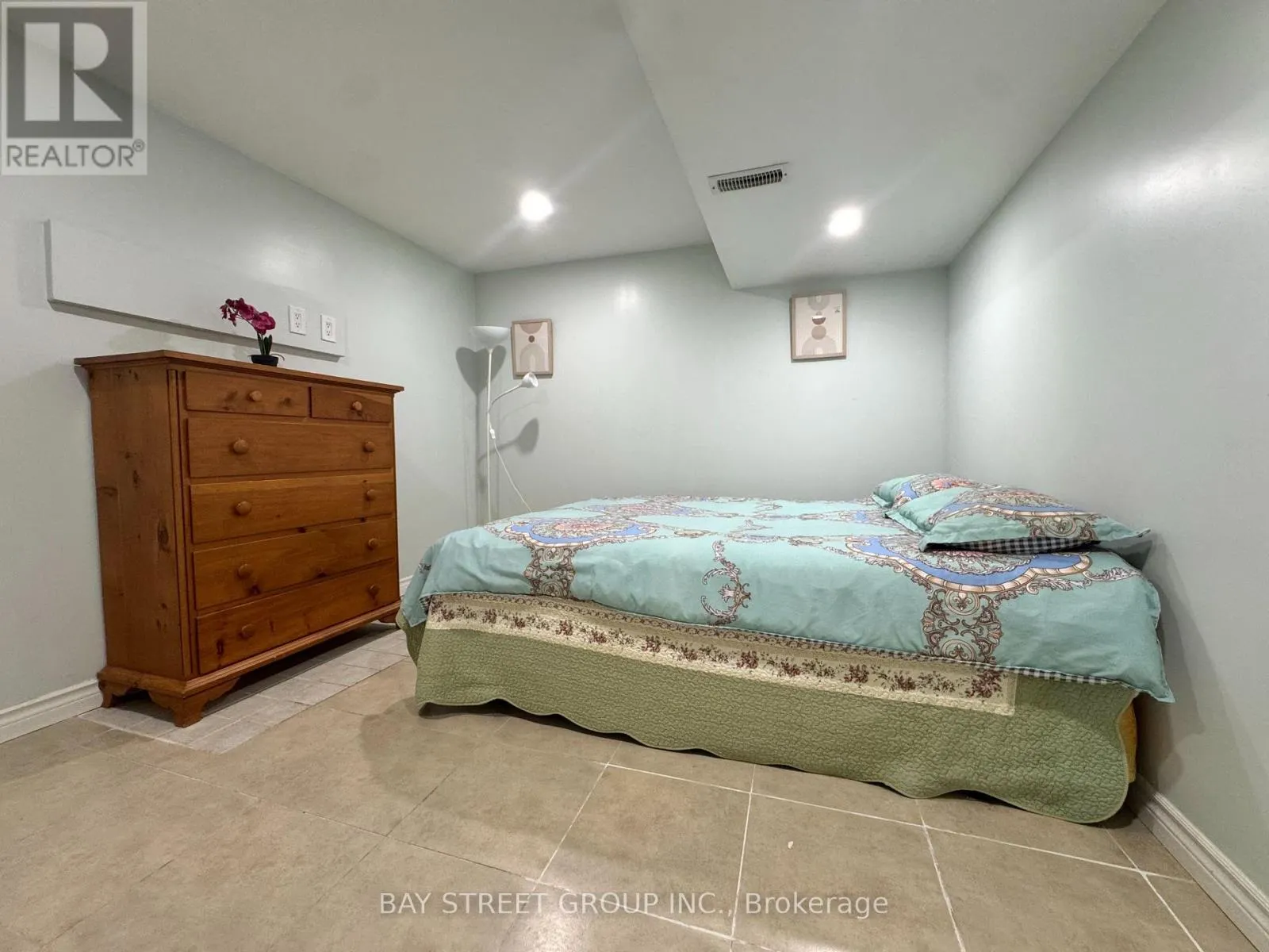 43 SHERWOOD FOREST DRIVE