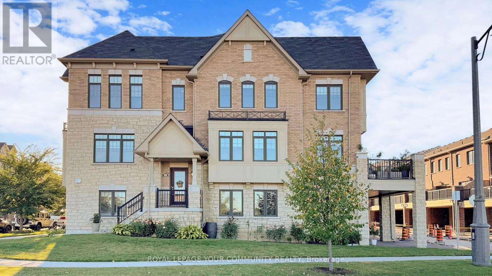 32 DELFT DRIVE