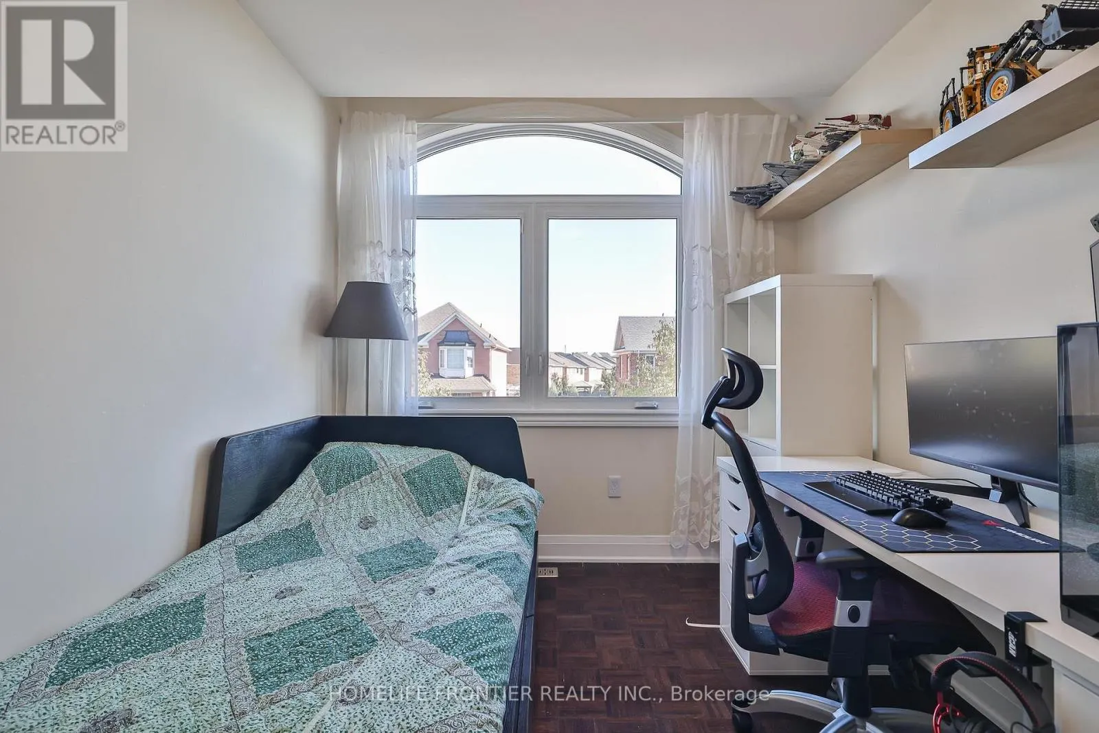 86 VENICE GATE DRIVE