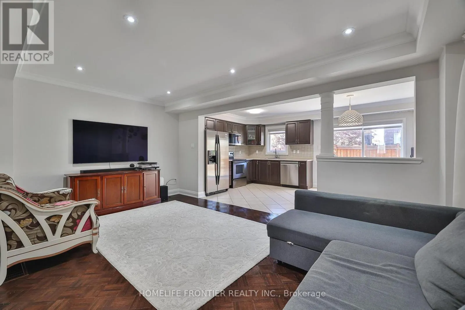 86 VENICE GATE DRIVE